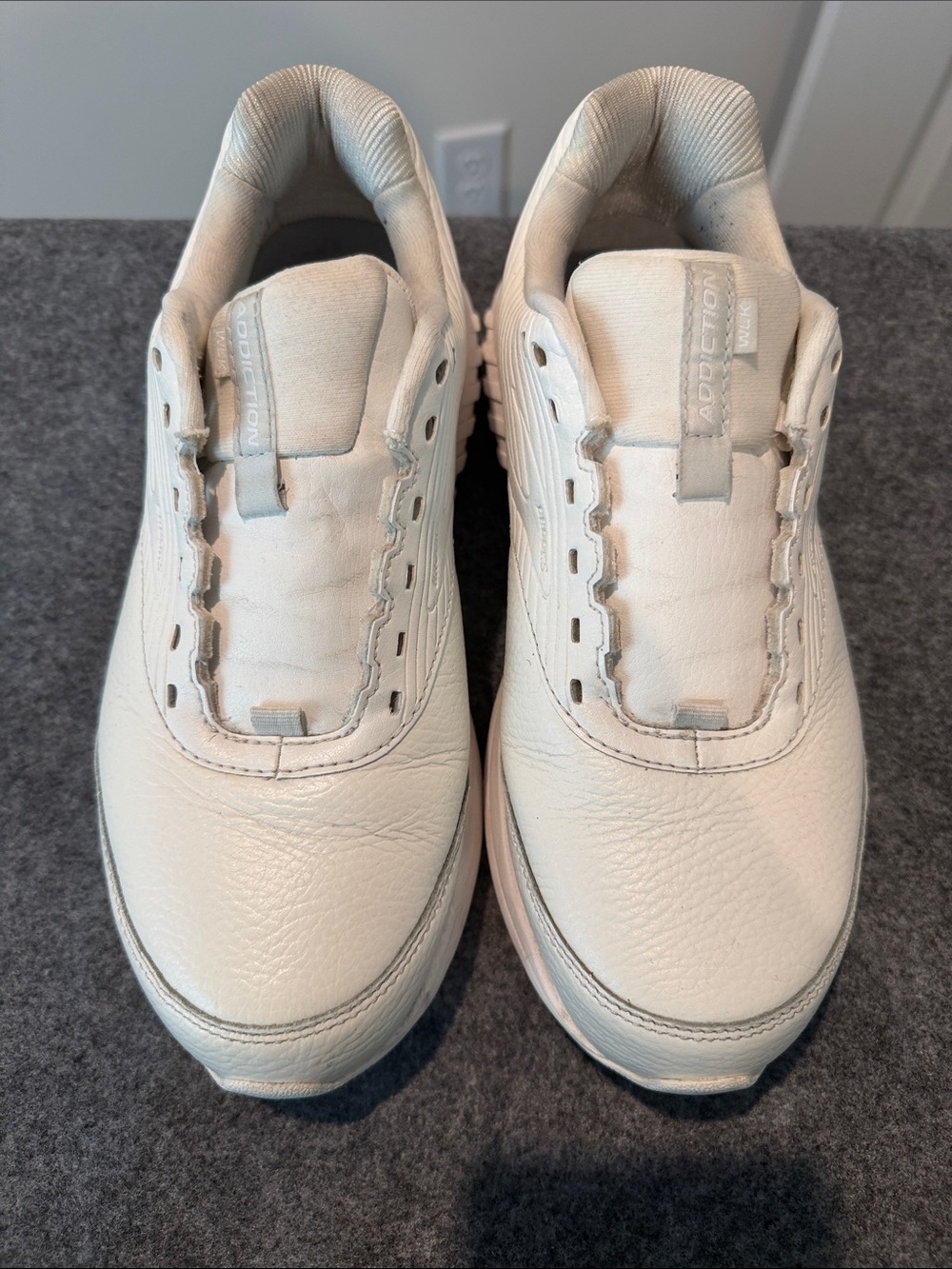 Brooks Women’s (White) Barely worn. 9.5 size.